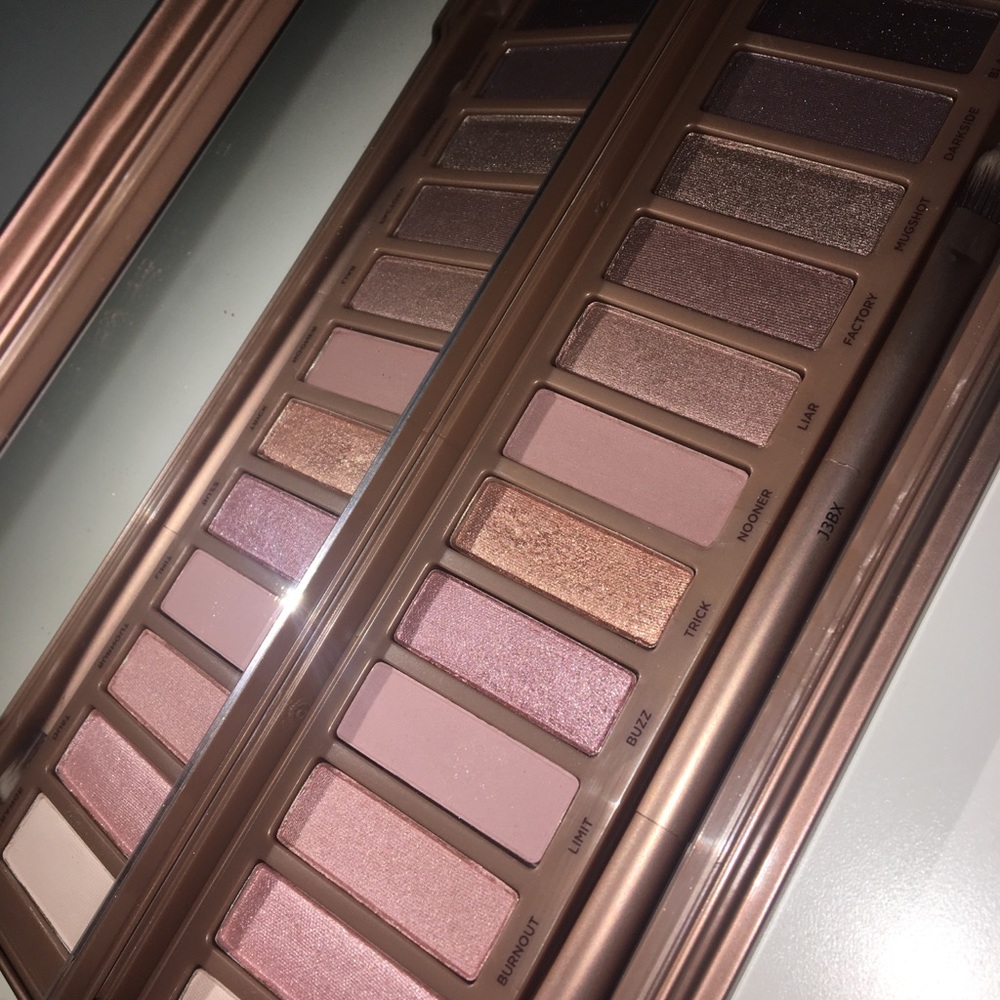 Eyeshadow palette